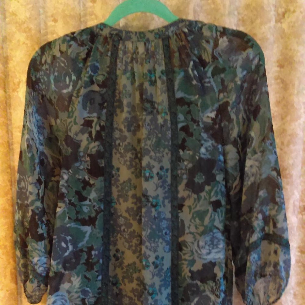 Joie Size Medium blue/grey/black silk blouse - Picture 6 of 7